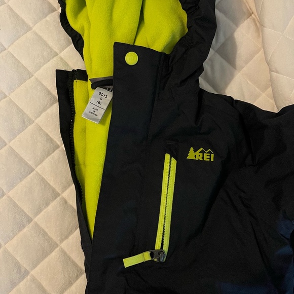 REI Boys Ski Jacket Size 8 - Picture 4 of 4